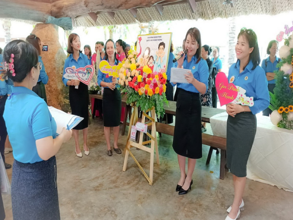 CĐ MN Ngô Thời Nhiệm tham dự Hội nghị tổng kết công tác đại hội XII công đoàn Nha Trang và hội thi cắm hoa kỷ niệm 22 năm ngày Gia đình Việt Nam